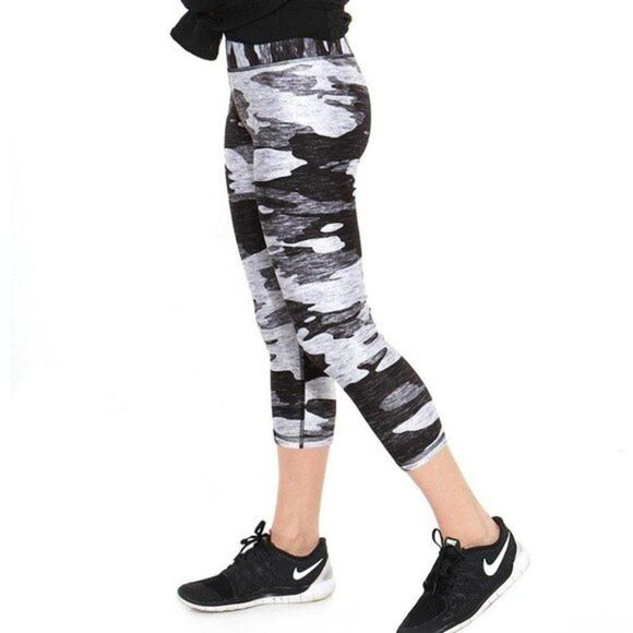 TEREZ Pants Womens Small Heather Black Gray Camo Hi-Shine Capri Leggings - Picture 1 of 8